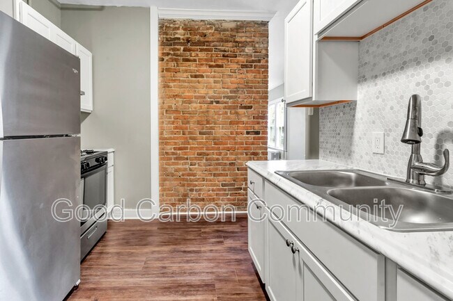 Foto del edificio - 135 Elmwood Ave