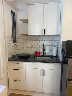 Foto principal - 304 E 41st St