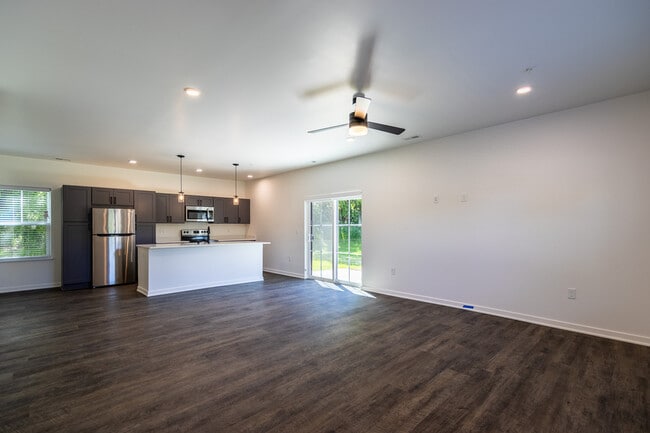 Building Photo - 1920 Edwards St