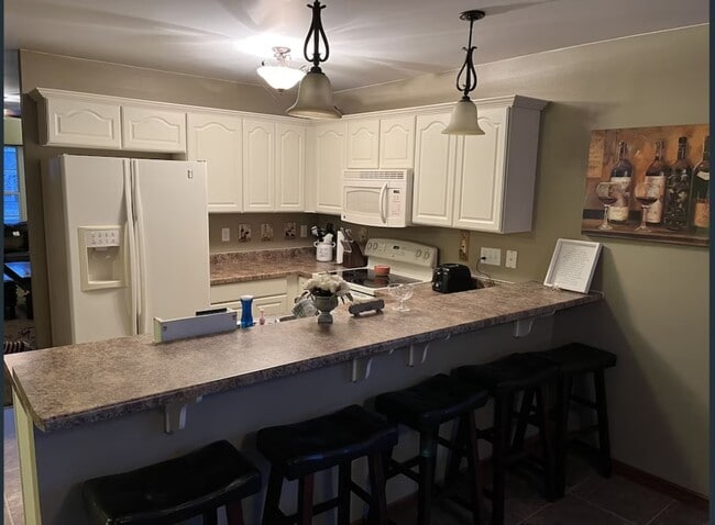 Kitchen - 2045 Rosewood Dr NW