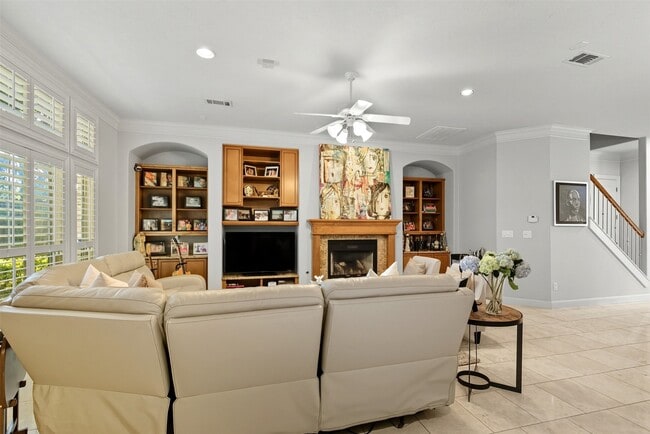 Building Photo - 1044 Memorial Village Dr