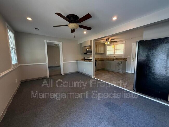 Foto del edificio - 1301 Pineview Dr