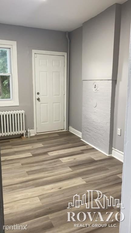 Building Photo - 4 br, 1 bath  - 153 Brunswick St
