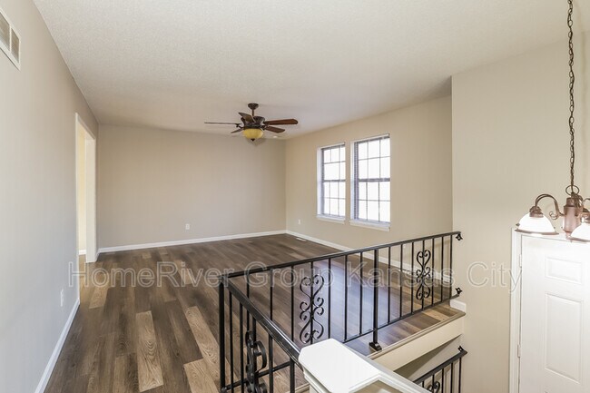 Building Photo - 943 Wornall Rd