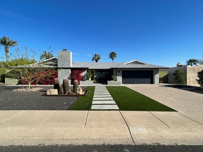 Primary Photo - 2424 E Beryl Ave, Phoenix