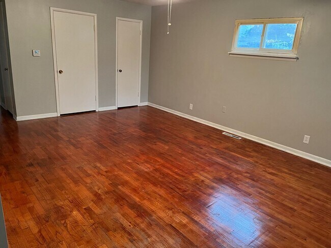 Foto del edificio - Adorable 3 Bedroom, 2 Bathroom Home with Fenced Backyard!