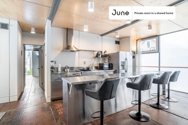 Foto del edificio - Room in Shared 6 bed/6 bath home