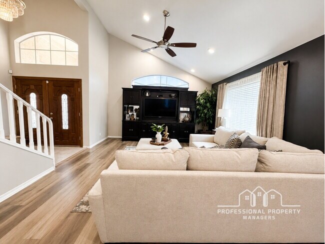 Foto del edificio - “Stunning 4-Bedroom, 3-Bathroom Solar Home in Rancho Sereno”