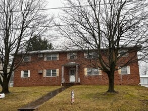 Building Photo - 1110 Columbus Cir N
