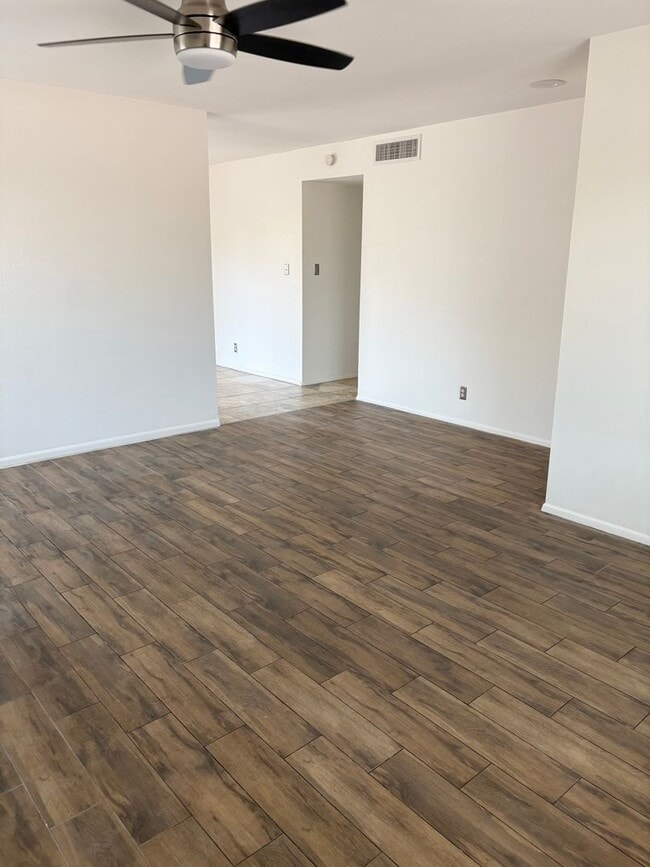Foto del edificio - **Excellent 3br/2ba/2garage HOUSE (EXTENSI...