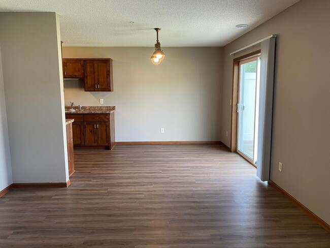 Foto del edificio - 3 Bedroom 1.5 Bath Townhome in Sauk Rapids!