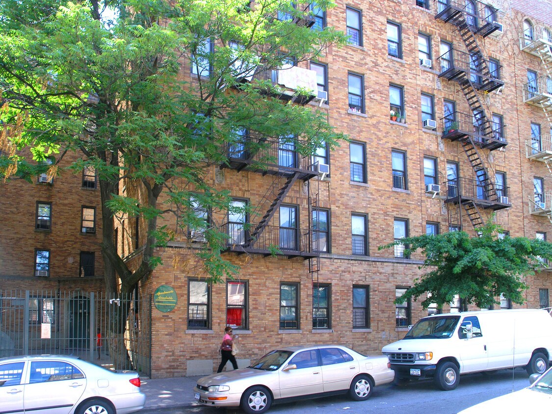 Foto del edificio - 1760-1770 Montgomery Ave