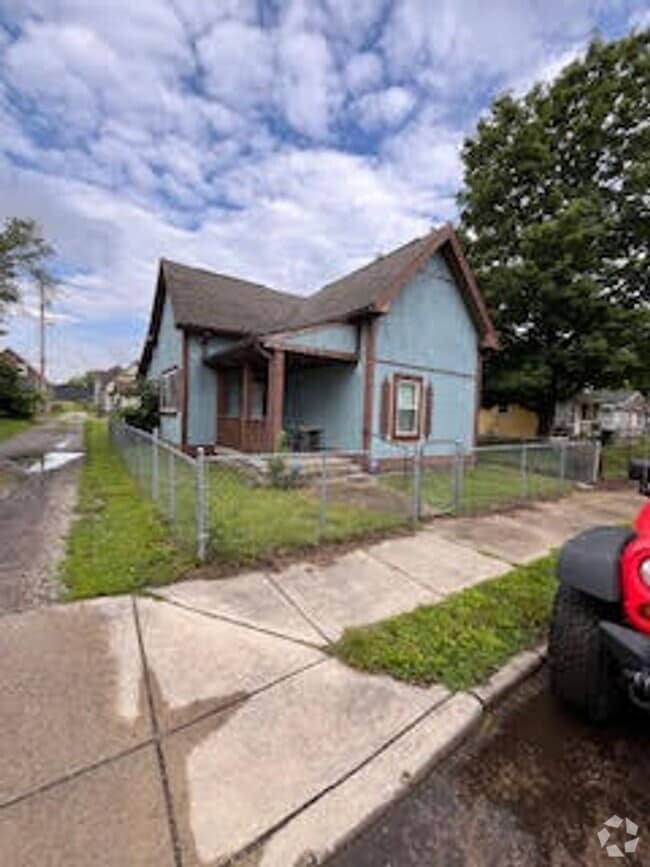 Building Photo - 254 N Reisner St