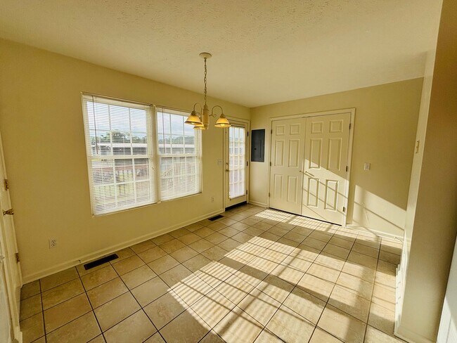Foto del edificio - 2 Bedroom, 2.5 Bath Townhouse