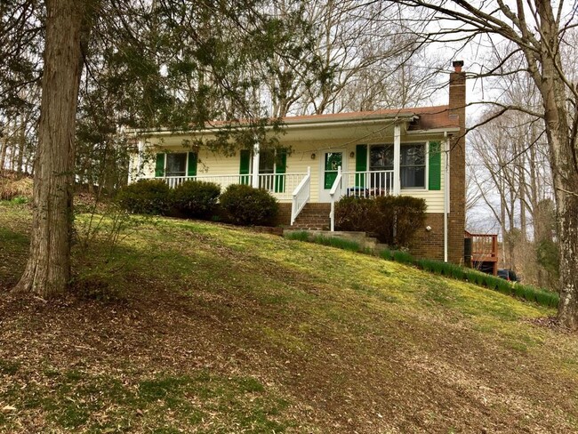Building Photo - 1148 Chapel Hill Cir