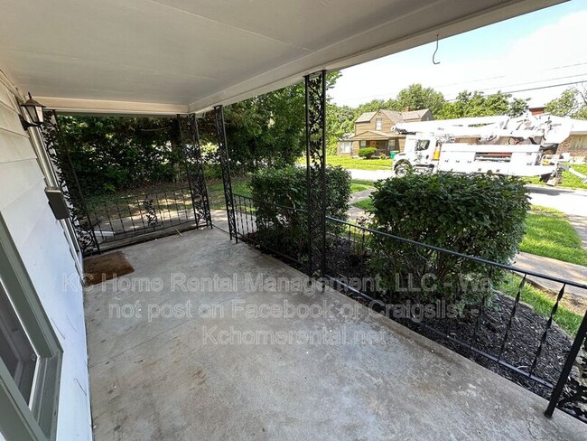 Building Photo - 4045 S Minnie St