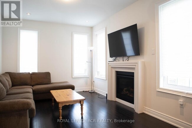 Photo du bâtiment - 105 Balsdon Hollow