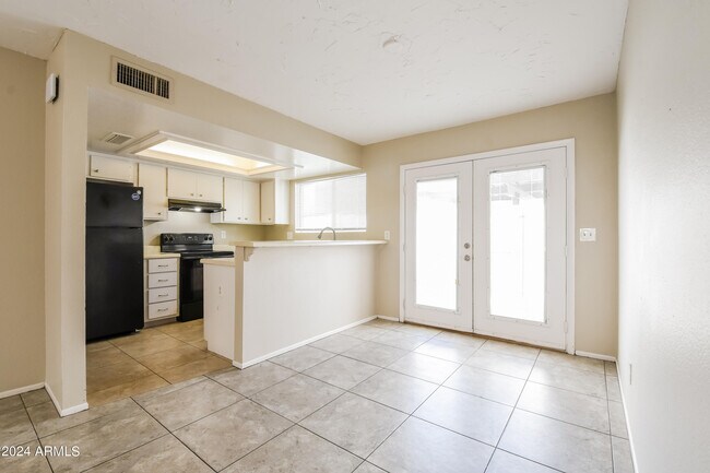 Foto del edificio - 2833 E Beck Ln