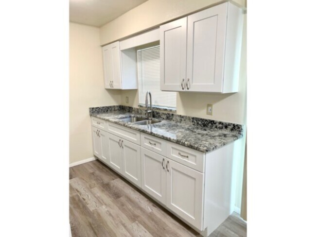 Foto del edificio - Beautiful 3/1.5 Home with Updated Kitchen,...