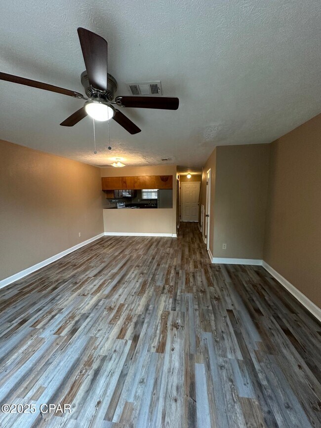 Foto del edificio - 6913 Cherry St