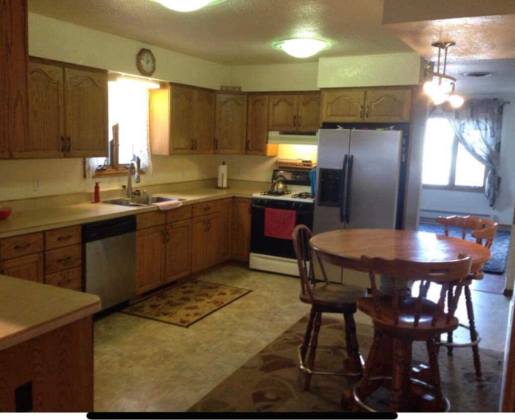 Primary Photo - 175 N 10th Ave