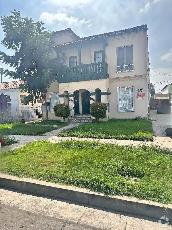 The South Vermont Apartments for Rent with Parking Los Angeles, CA