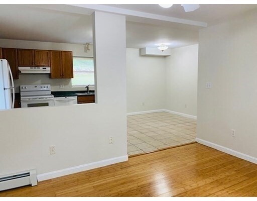 Foto del edificio - 110A Thatcher Rd