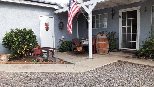 Foto del edificio - 15157 Jenell St