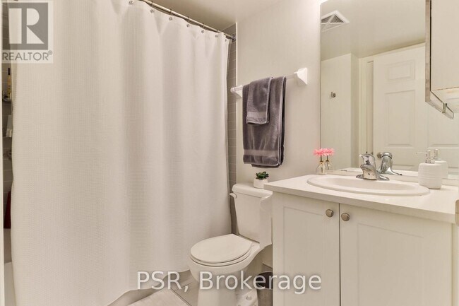 Building Photo - 25 Lower Simcoe St