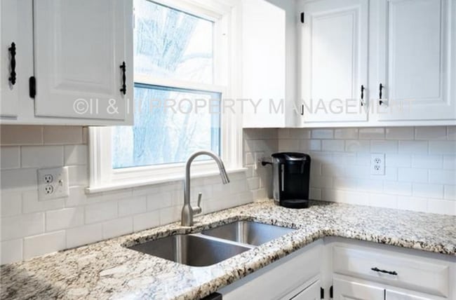 Foto del edificio - 7730 Darnell St