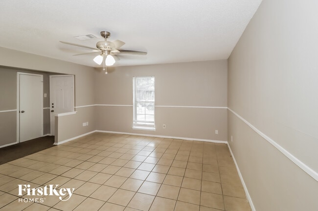 Foto del edificio - 1805 Japonica Ln