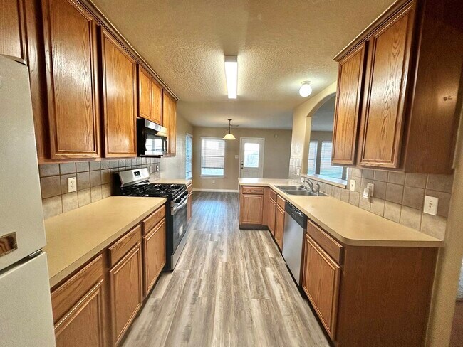 Foto del edificio - 5903 Llano Creek Dr