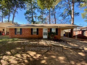 Building Photo - 9434 Woodcrest Dr