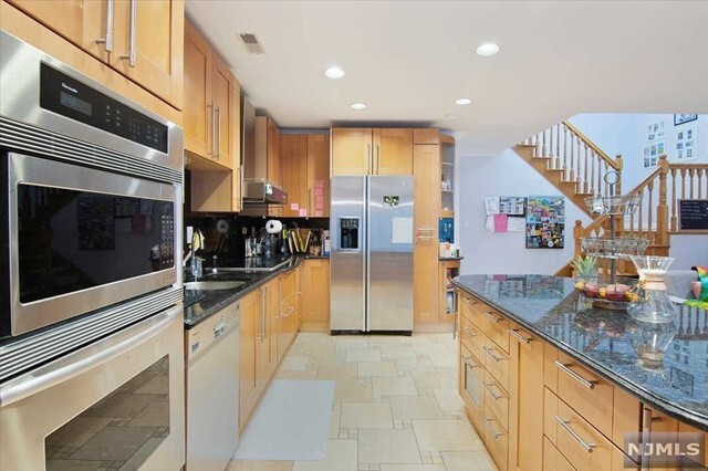 Building Photo - 34 Rio Vista Dr
