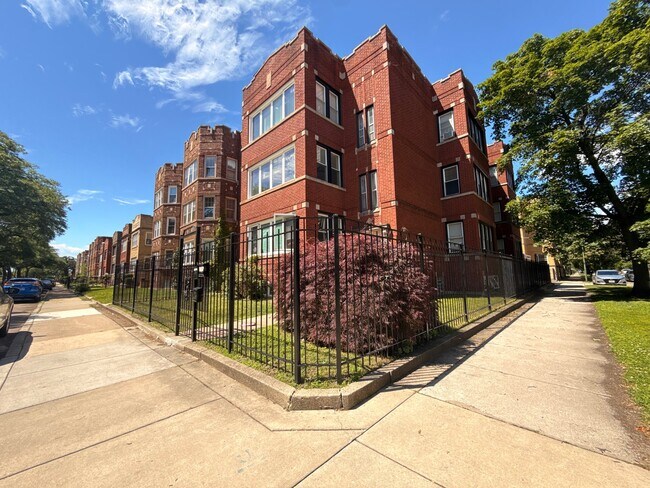 Foto del edificio - 8000 S Champlain Ave