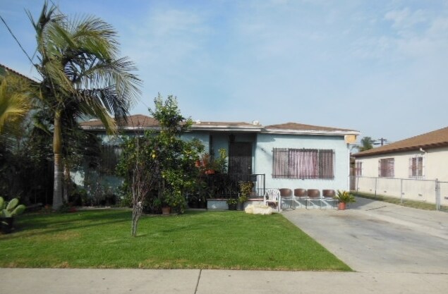 Primary Photo - 1611 W 205th St