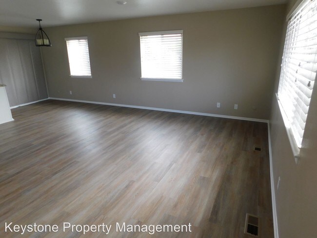 Building Photo - 25017 Camden Pl