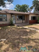 Building Photo - 142 S Indio Ave