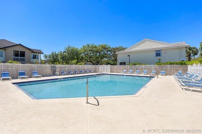 Foto del edificio - 5662 NW 99th Way