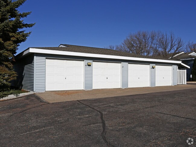 Garaje - Lake Point South Apartments