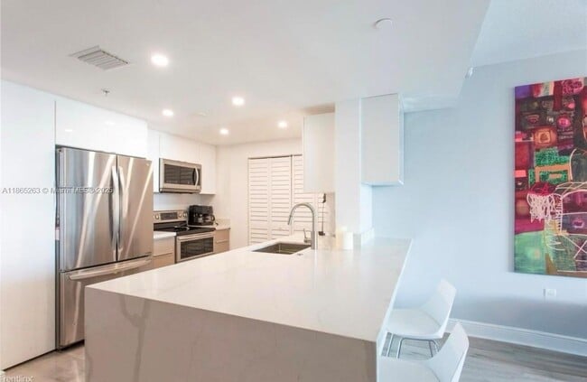 Building Photo - 1250 S Miami Ave