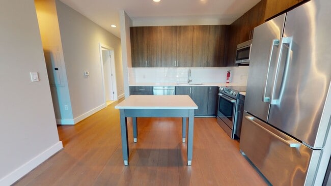 Building Photo - Capitol Hill-Modern & Sleek One Bedroom Pl...