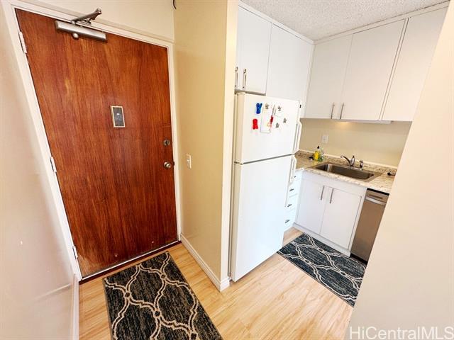 Building Photo - 710 Lunalilo St
