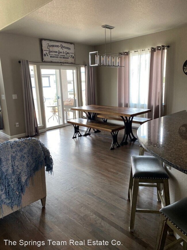 Foto del edificio - 5 br, 3 bath House - 10263 Kentwood Dr