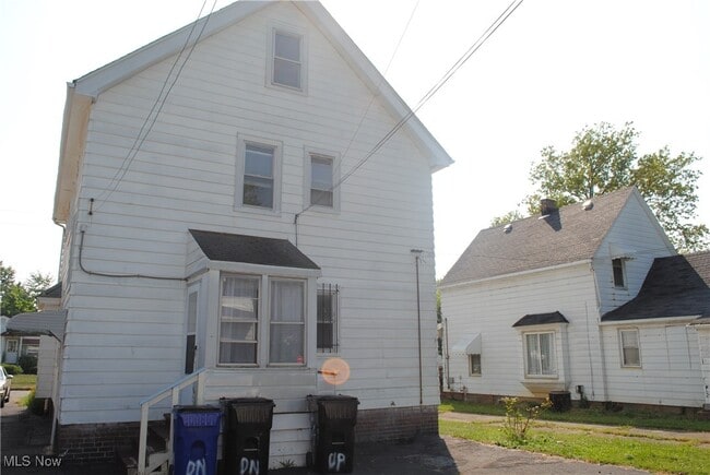 Building Photo - 841 Whitcomb Rd