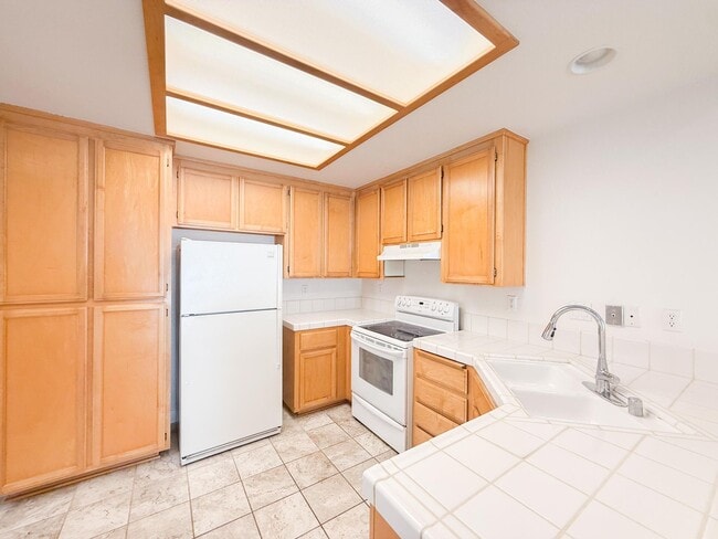 Building Photo - 2527 Baywood Way