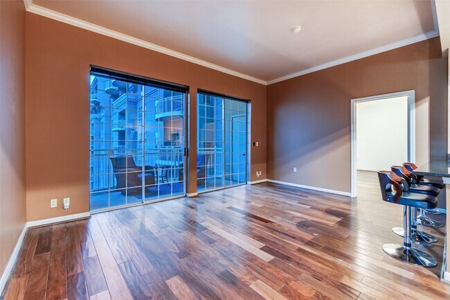 Foto del edificio - 3225 Turtle Creek Blvd