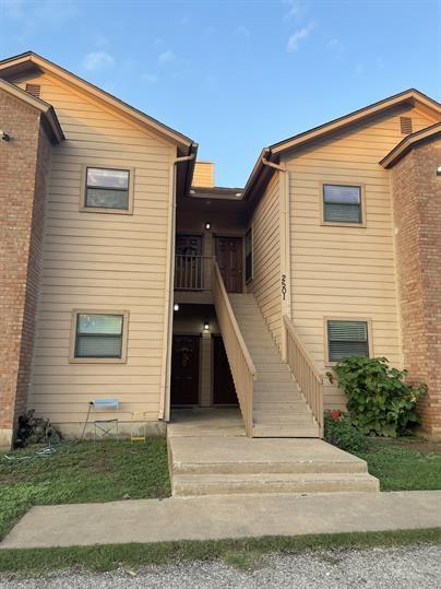 Primary Photo - 2501 W Slaughter Ln