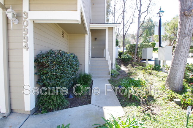 Building Photo - 30994 Minute Man Way