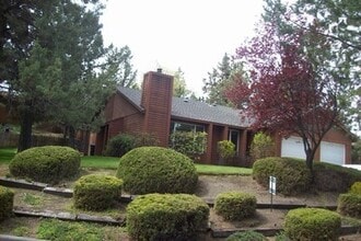 Building Photo - 2910 NE Lotno Dr